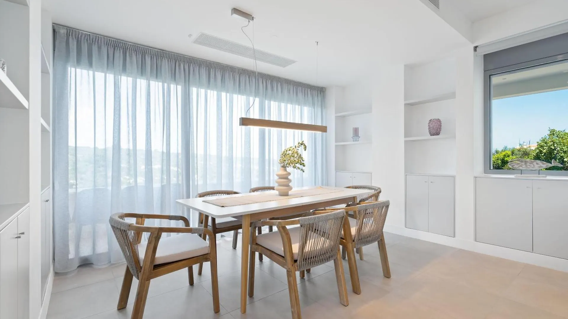 Le Mont Blanc - With Shared Pool Apartment Kounoupidhiana