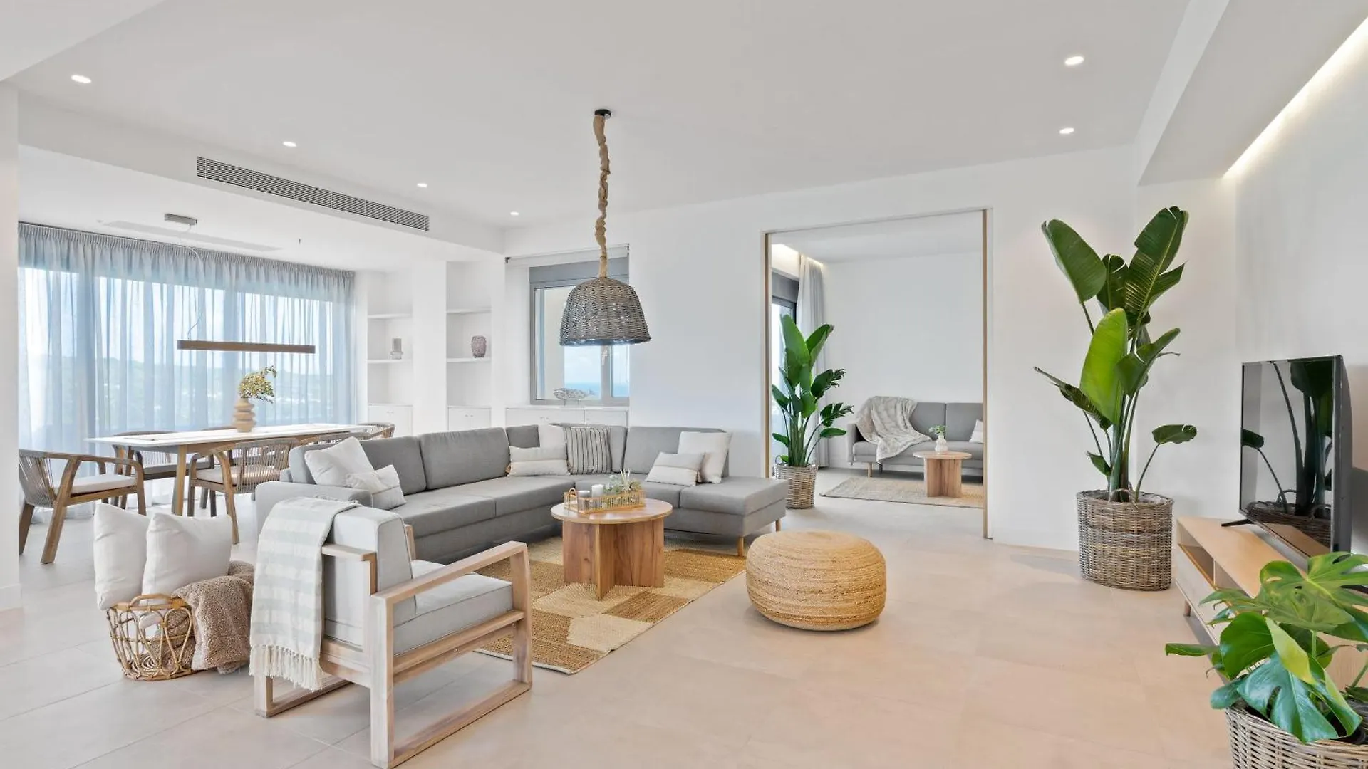 Le Mont Blanc - With Shared Pool Apartment Kounoupidhiana