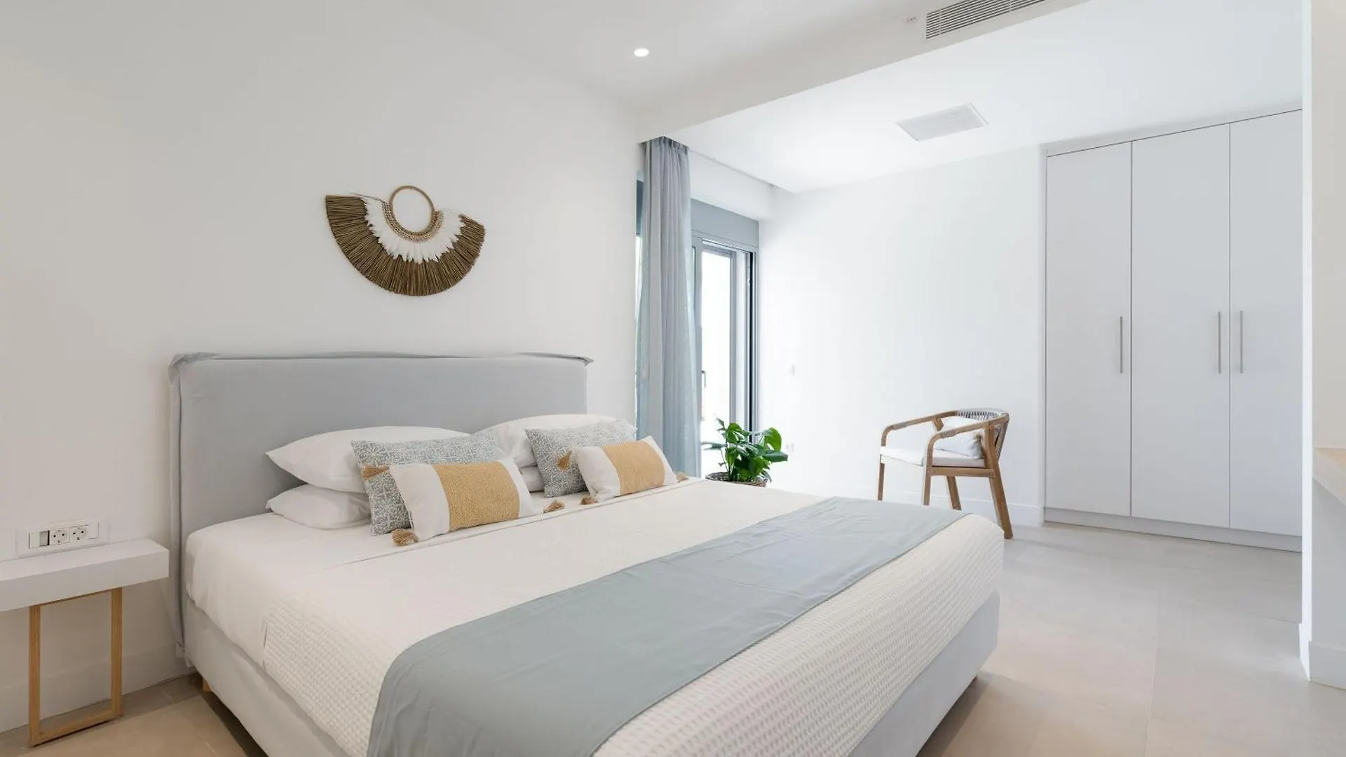 Le Mont Blanc - With Shared Pool Apartment Kounoupidhiana