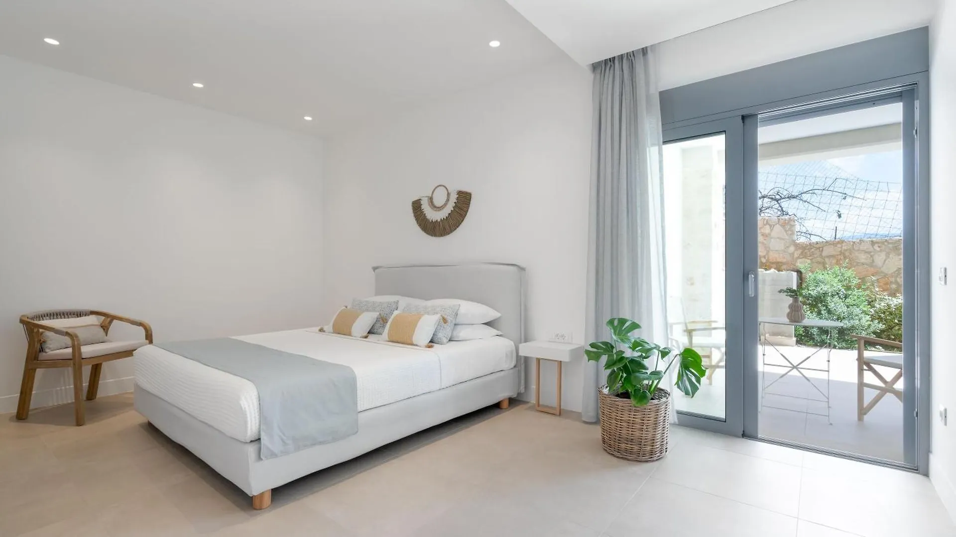 Le Mont Blanc - With Shared Pool Apartment Kounoupidhiana