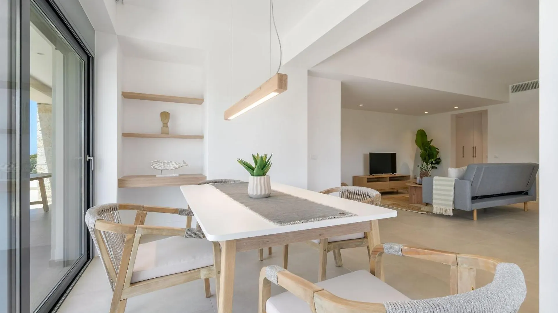 Le Mont Blanc - With Shared Pool Apartment Kounoupidhiana