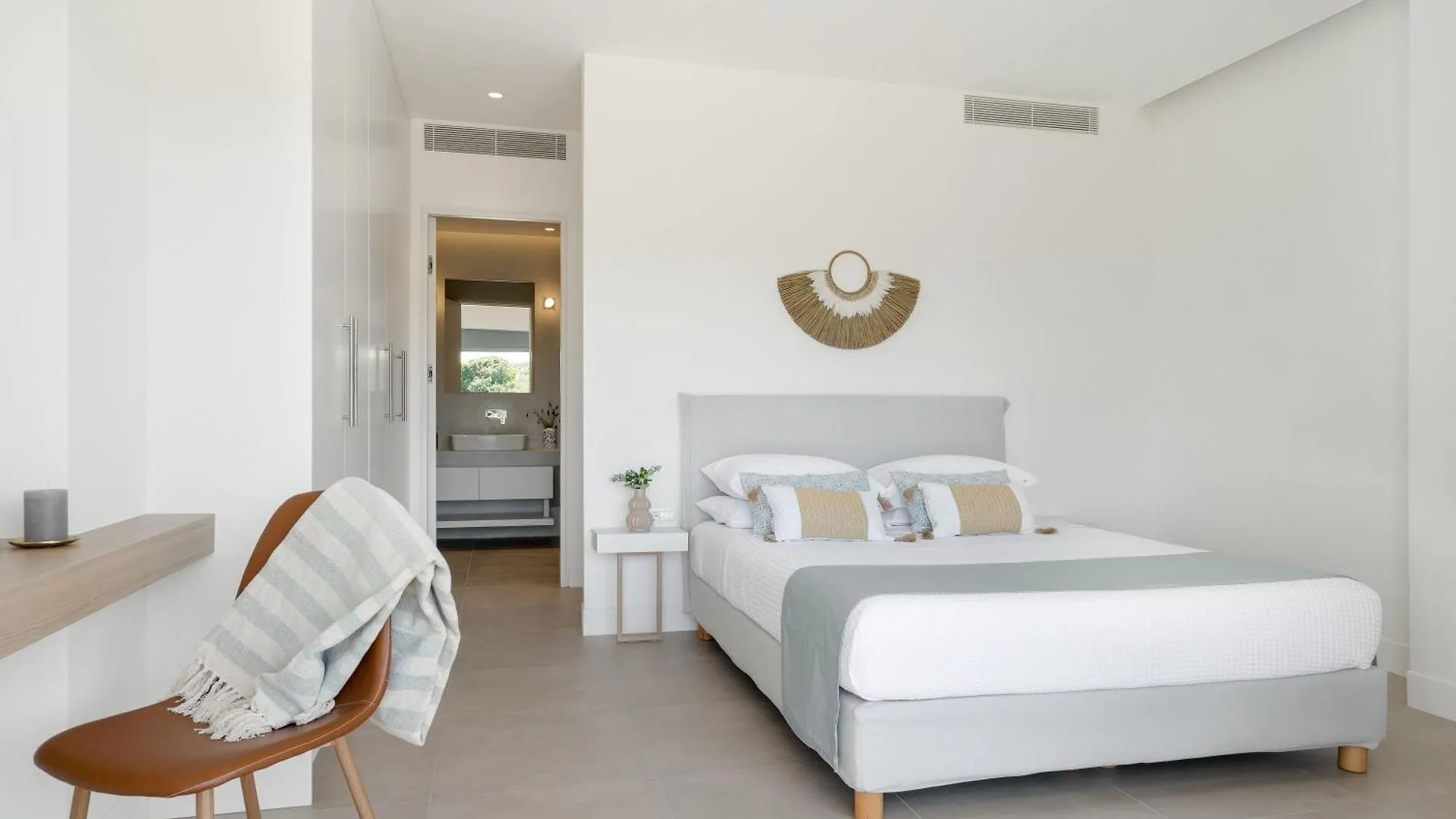 Le Mont Blanc - With Shared Pool Apartment Kounoupidhiana