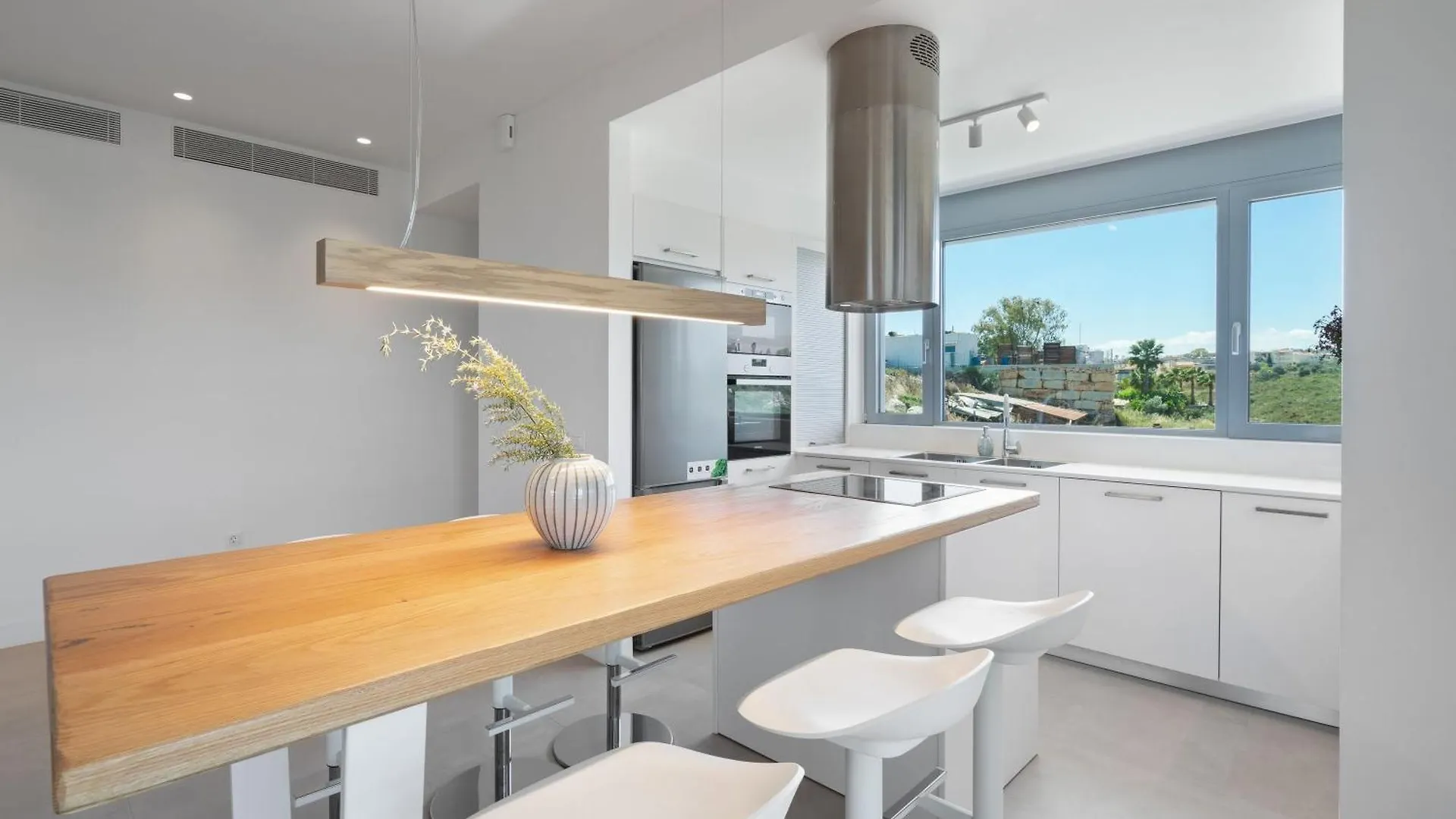 Le Mont Blanc - With Shared Pool Apartment Kounoupidhiana