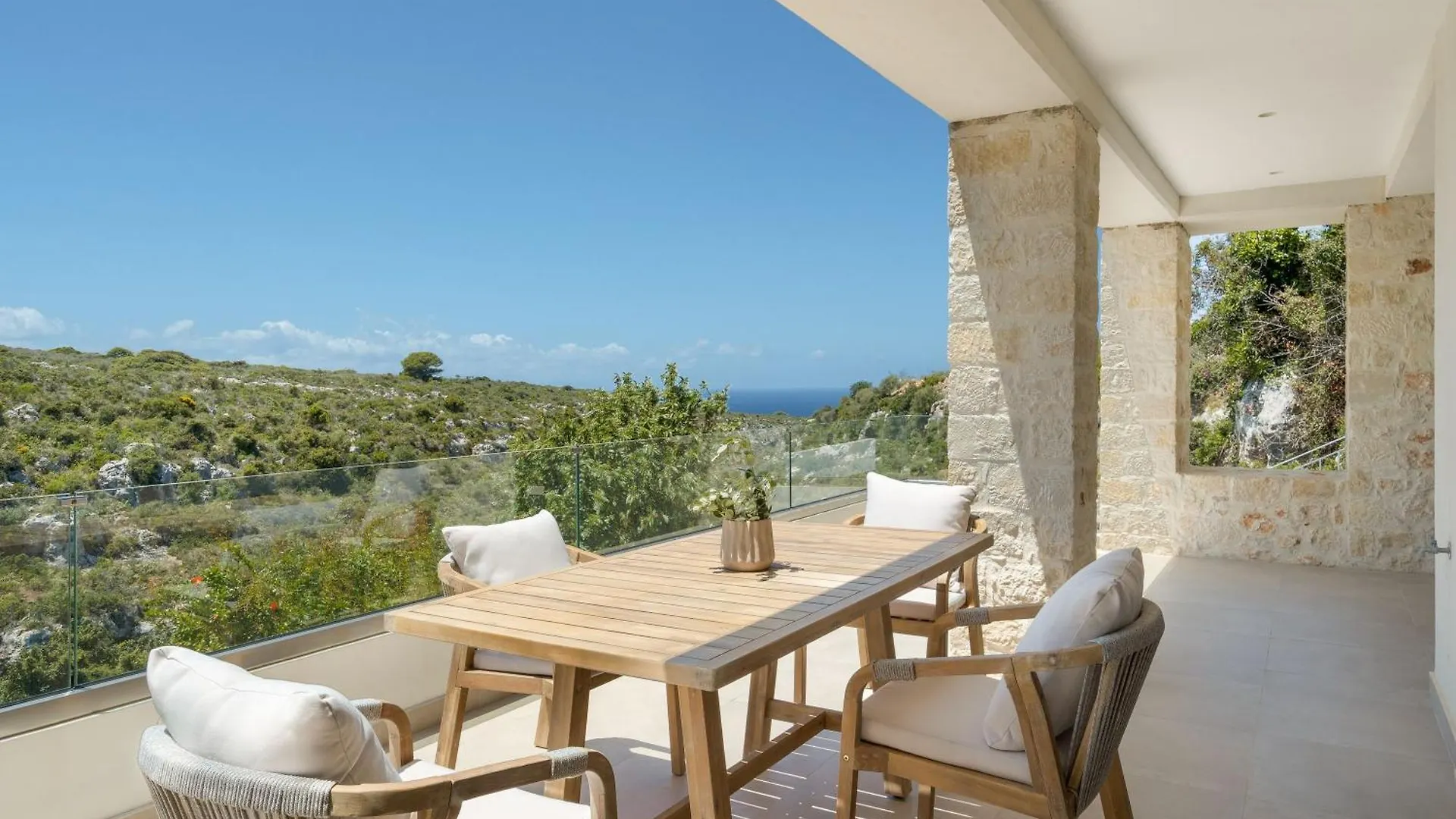 Le Mont Blanc - With Shared Pool Apartment Kounoupidhiana