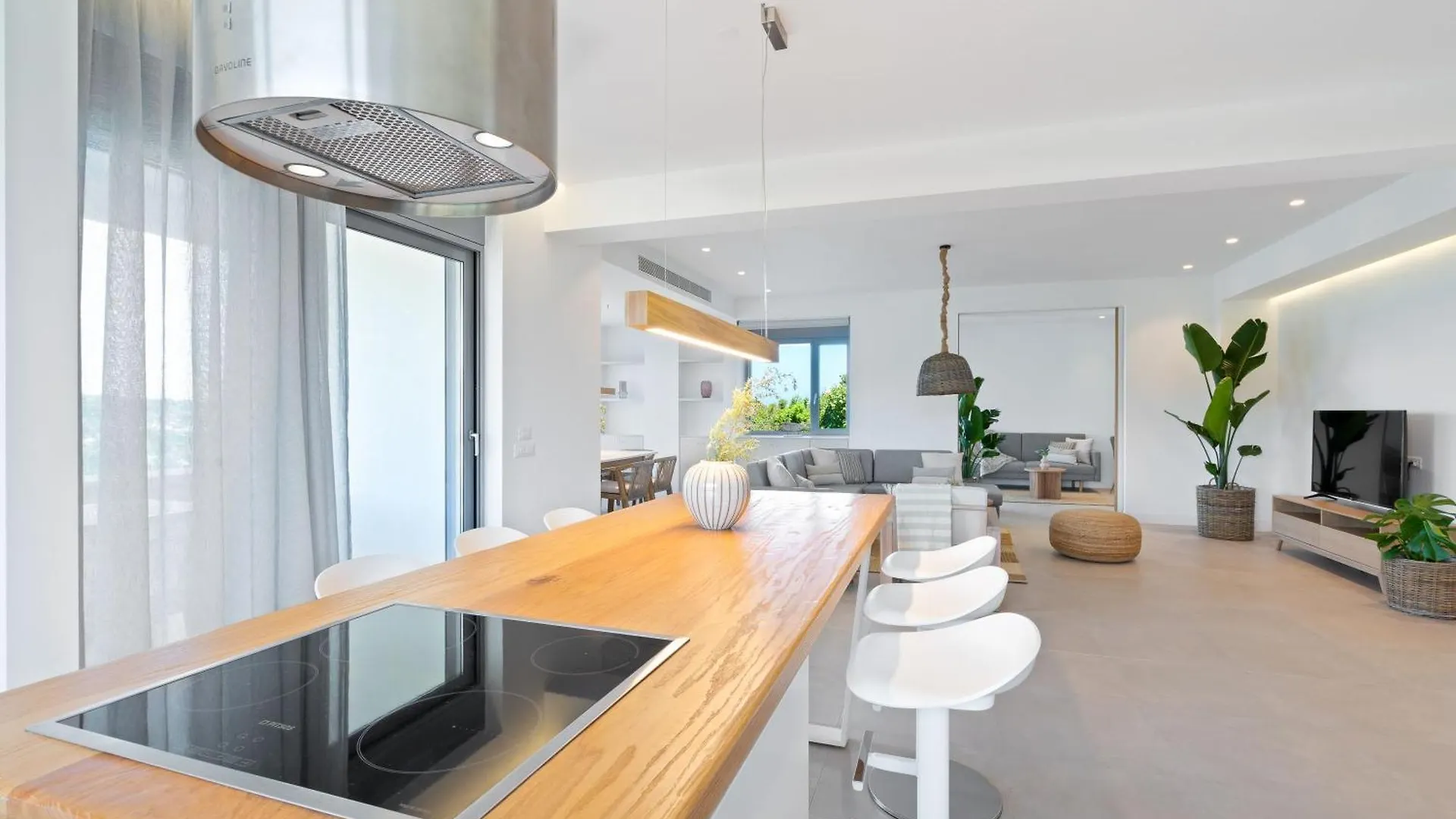 Le Mont Blanc - With Shared Pool Apartment Kounoupidhiana